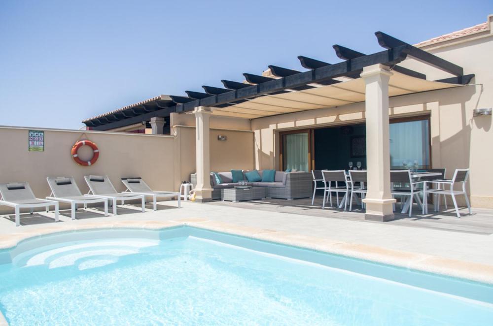Luxurious Villa With Amazing Sea View And Pool 科斯塔卡莱塔 外观 照片